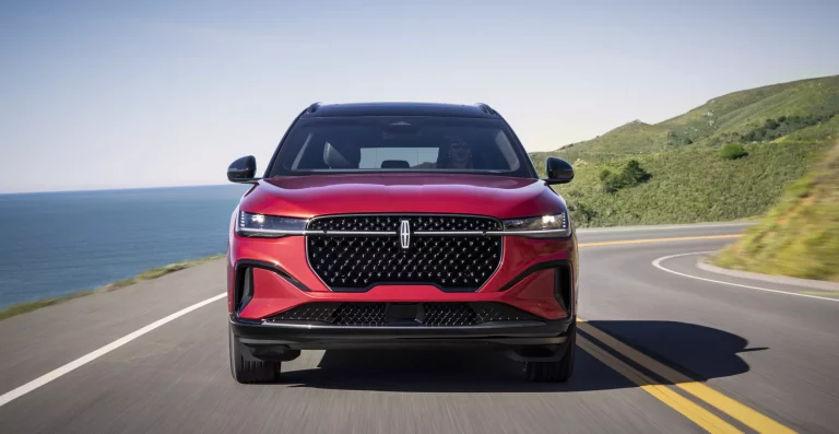 Lincoln Nautilus: un SUV con pantalla de cine