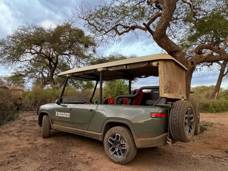 Rivian R1T: llega a África para disfrutar de los safari