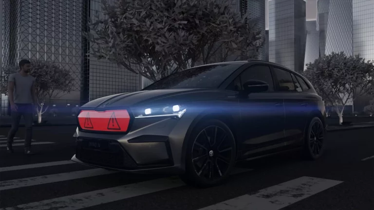 Skoda ilumina su parrilla para comunicarse con los peatones