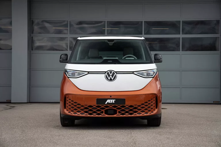 ABT inunda el techo del Volkswagen ID.Buzz con paneles solares