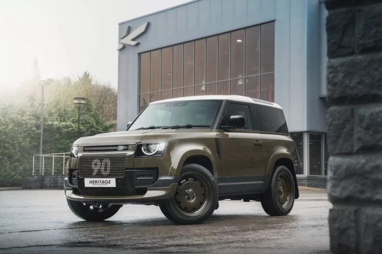 Kahn Design inyecta clasicismo al nuevo Land Rover Defender