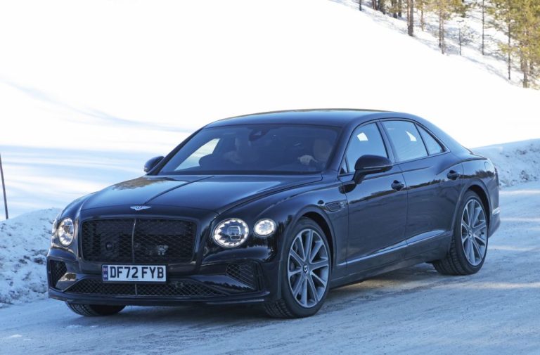 Cazado el Bentley Flying Spur V8 PHEV, que intentará hacer olvidar al W12