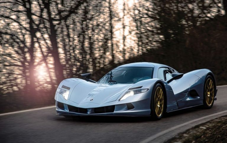 ¿Conoces los 8 coches eléctricos que superan los 300 km/h?