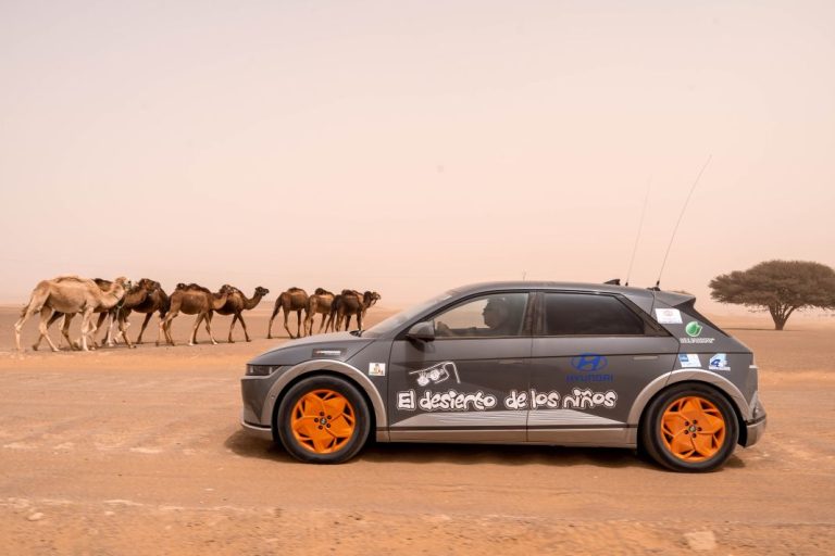 Hyundai Ioniq 5 AWD: El Desierto de los Niños ha sido más solidario que nunca… y más eléctrico