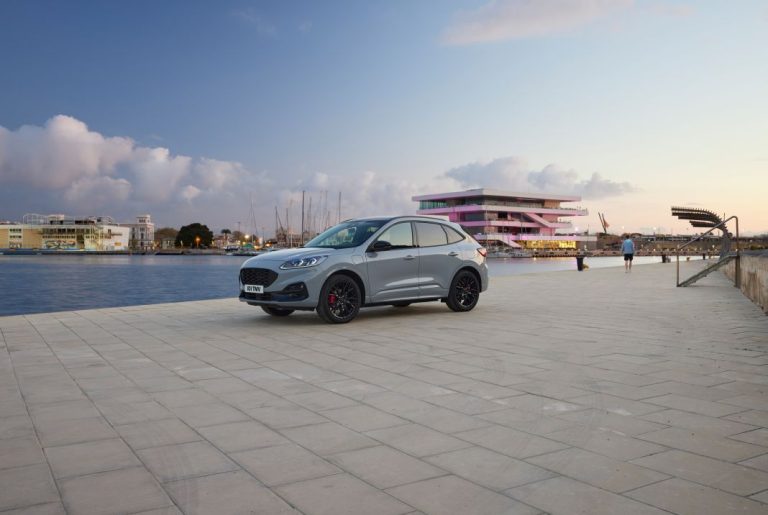 Si te apasiona la tecnología, no te pierdas el Ford Kuga Graphite Tech
