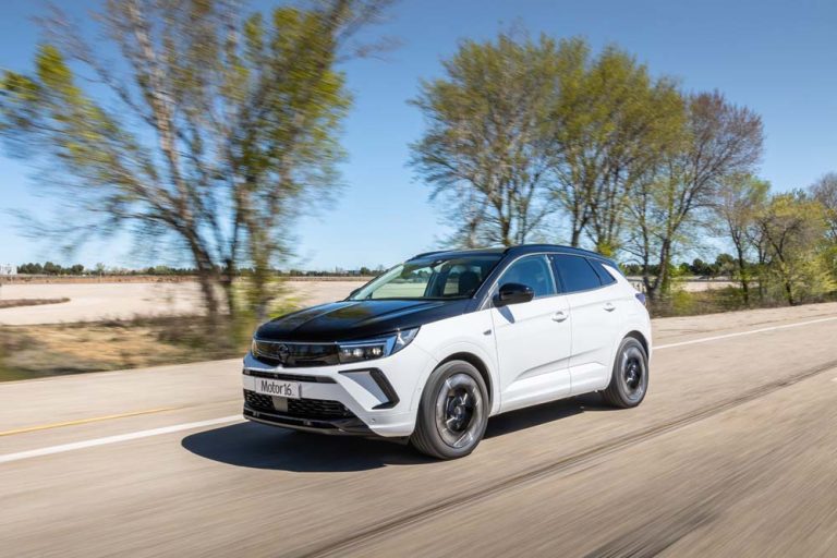 Prueba Opel Grandland GSe. Correr, pero sin derrochar