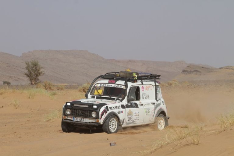 Los coches del XX Raid Clásicos del Atlas: del Jeep Wrangler al Renault 4