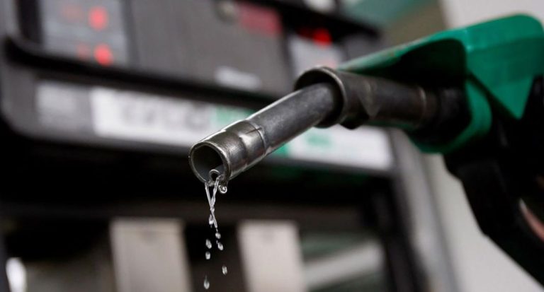 Si quieres ganar 55.000 euros en Semana Santa, esta es la gasolinera en la que tienes que llenar tu coche