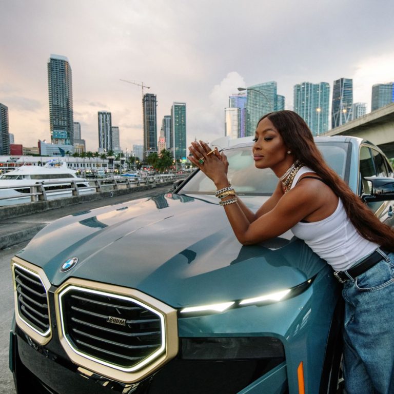 La modelo que está detrás del lanzamiento del nuevo BMW XM