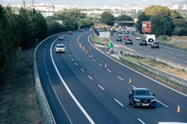 Cataluña apunta a tener su propia ley de tráfico. Ya ha cambiado las normas para adelantar en carretera