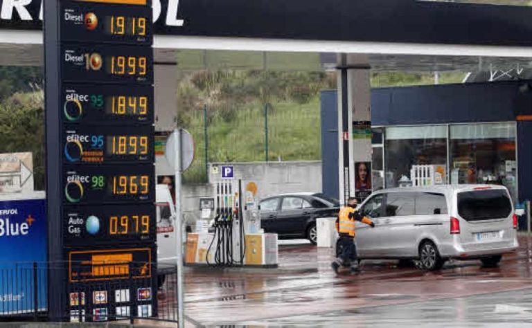Así conoces las gasolineras más baratas para tu regreso de Semana Santa