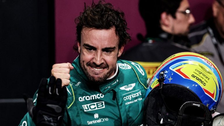 Fernando Alonso cumple su promesa y se rasca el bolsillo por sus compañeros