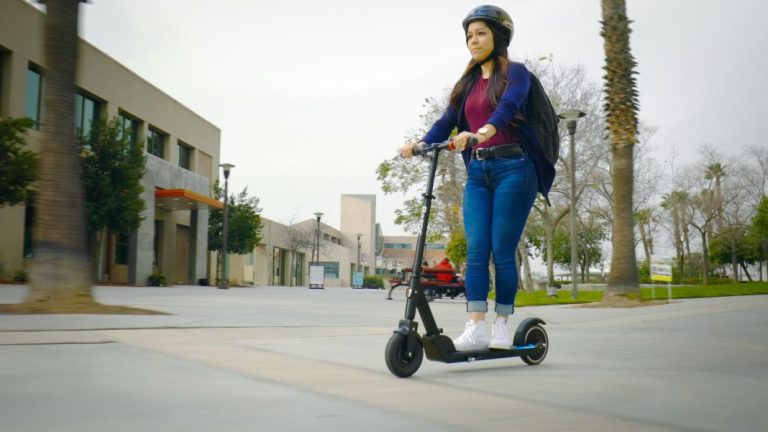 Todas y cada una de las normas que debe cumplir un patinete eléctrico