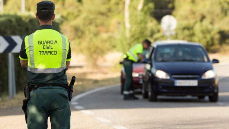 Cómo recurrir la multa de tráfico que la DGT te ha puesto en Semana Santa
