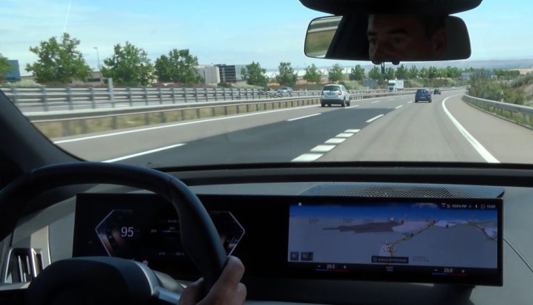 ¿Sabes cómo funcionan los sistemas ADAS? La DGT lo explica en vídeo