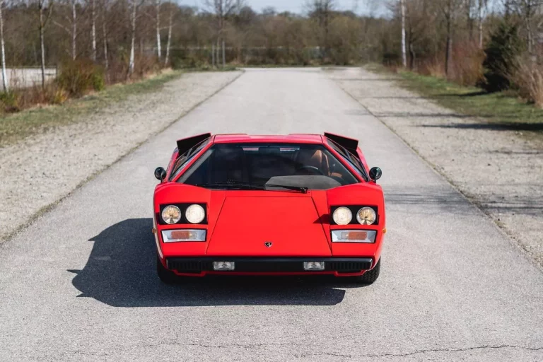 El Lamborghini Countach LP400 Periscopio de Rod Stewart puede ser tuyo
