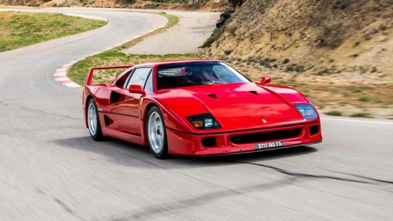 La historia del Ferrari F40 que tuvo Maradona y que se pasea por España con matrícula de Barcelona