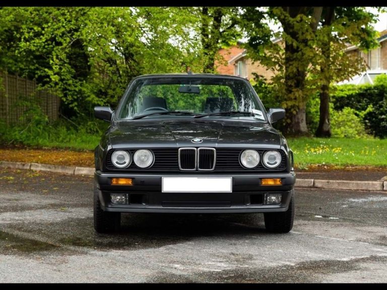 Este BMW 316i de 1991 está como recién salido del concesionario