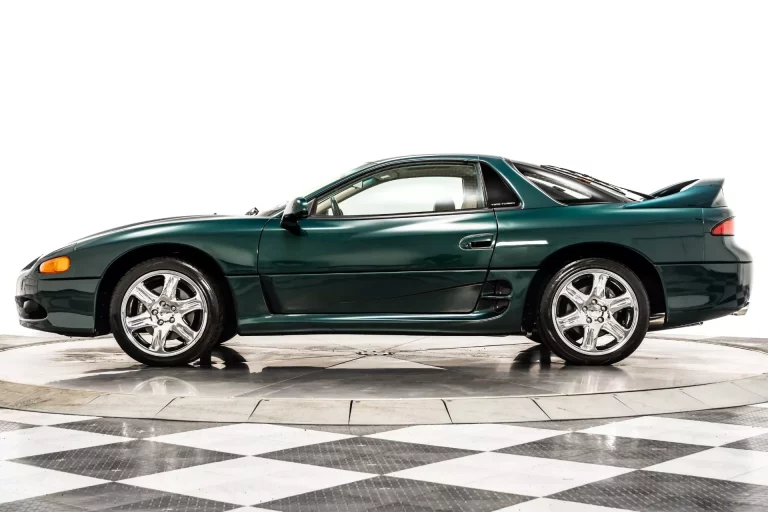 En EE.UU. aún puedes estrenar un Mitsubishi 3000GT VR-4