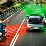 Exceso de confianza en los asistentes de conducción ADAS: por qué el 90% de conductores se siente seguro cuando no debería