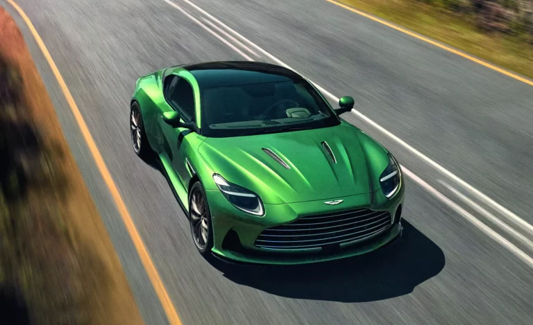 Aston Martin DB12. La última joya de los chicos de Gaydon
