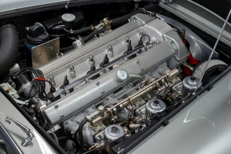 Aston Martin Works reedita recambios para los clásicos de Gaydon