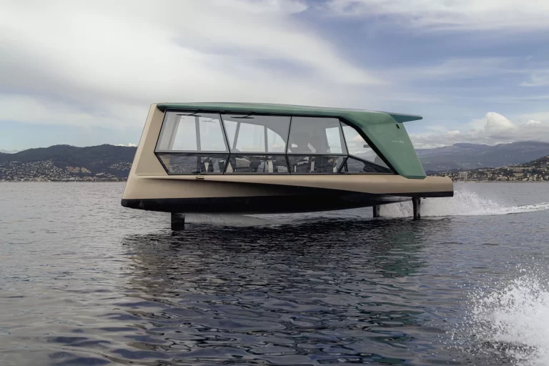The Icon, el yate eléctrico de BMW, ahora puede ser tuyo