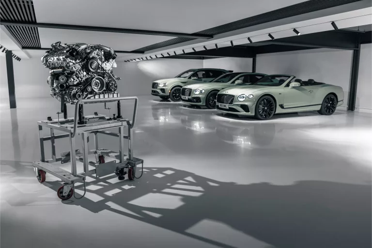 Bentley despide a su W12 con este impresionante trío