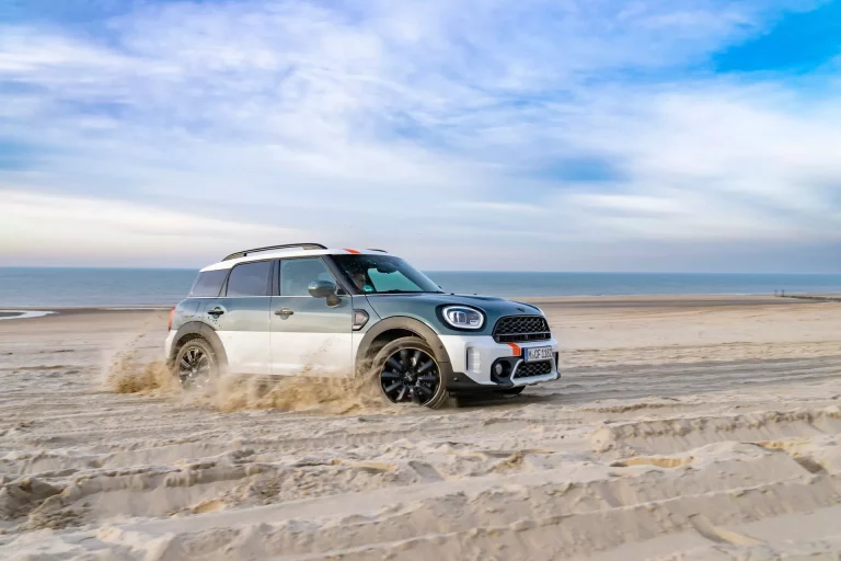 Mini Countryman: una despedida a todo color