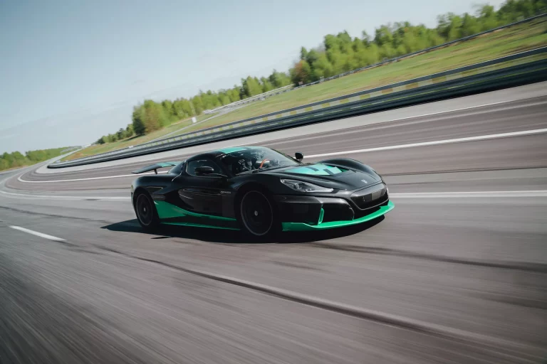 El Rimac Nevera quiere ser el eléctrico más veloz en Nürburgring