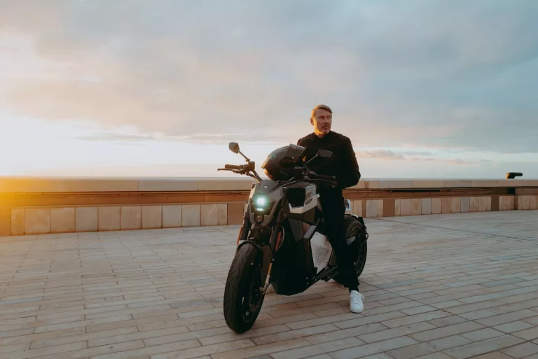 Verge: la moto soñada por Mika Häkkinen es eléctrica y cuesta como un AMG