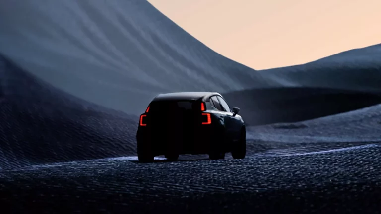 Volvo EX30: El SUV más pequeño de Volvo es eléctrico y tiene “avisador de ciclistas”