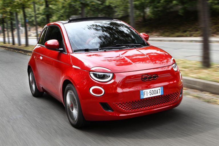 Fiat 500e Urban Range y 7 alternativas para moverte como pez en el agua por la ciudad