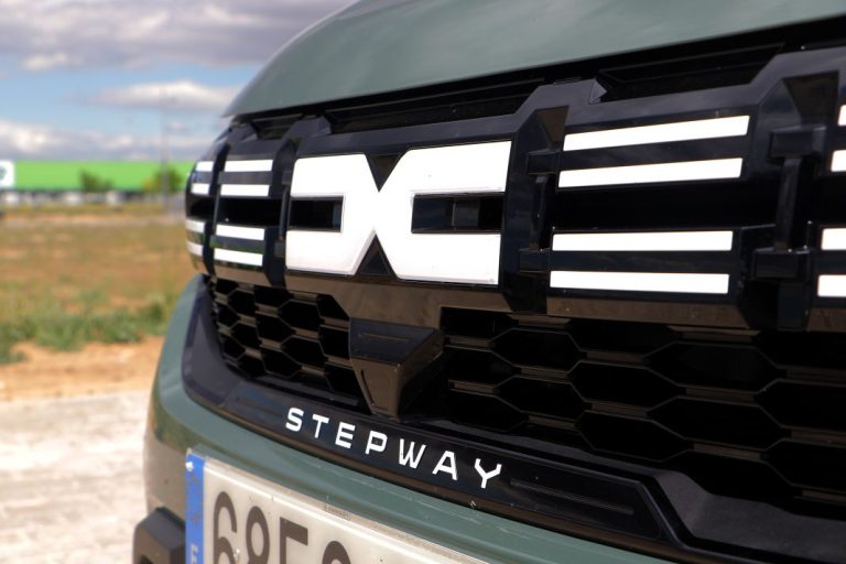 Dacia Sandero y MG ZS: Guerra fratricida en octubre por ser el más vendido en España