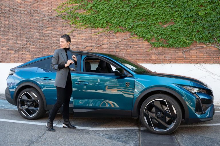 La actriz que une su nombre al del Peugeot 408