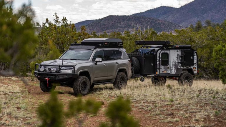 El Toyota Land Cruiser 300 más extremo y lujoso es, en realidad, un Lexus