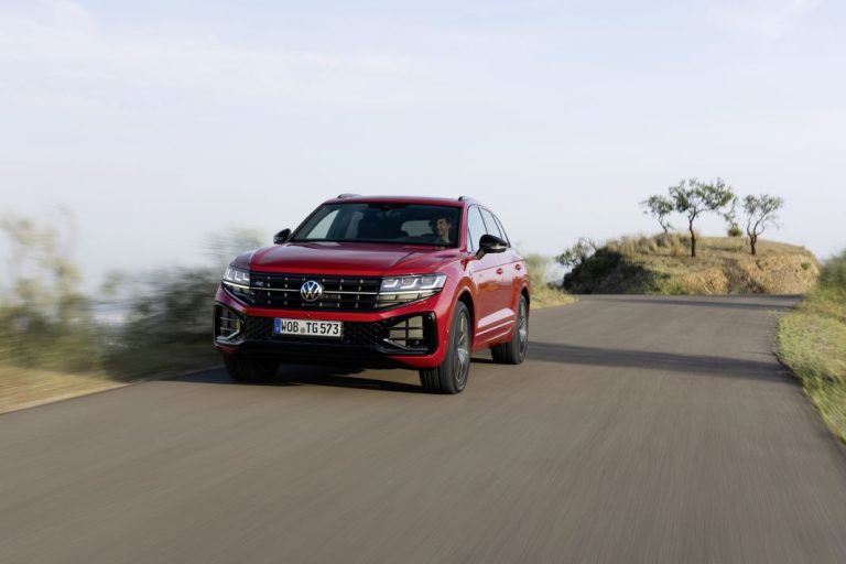 El Volkswagen Touareg R eHybrid, el SUV estrella de la marca, ya tiene precio