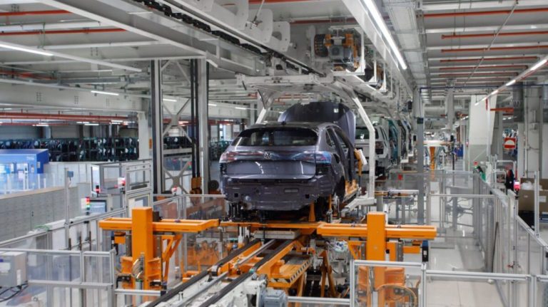 Crisis en Volkswagen: 60% más empleo que Toyota para fabricar menos coches