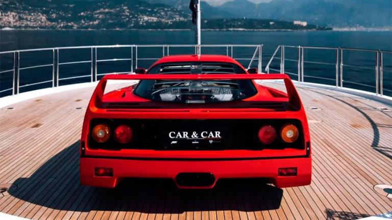El Ferrari F40 que llegó al Gran Premio de Mónaco en un yate de 55 metros