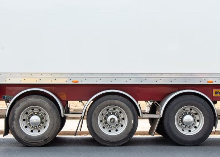 ¿Por qué es esencial el mantenimiento preventivo en el sector del transporte industrial?
