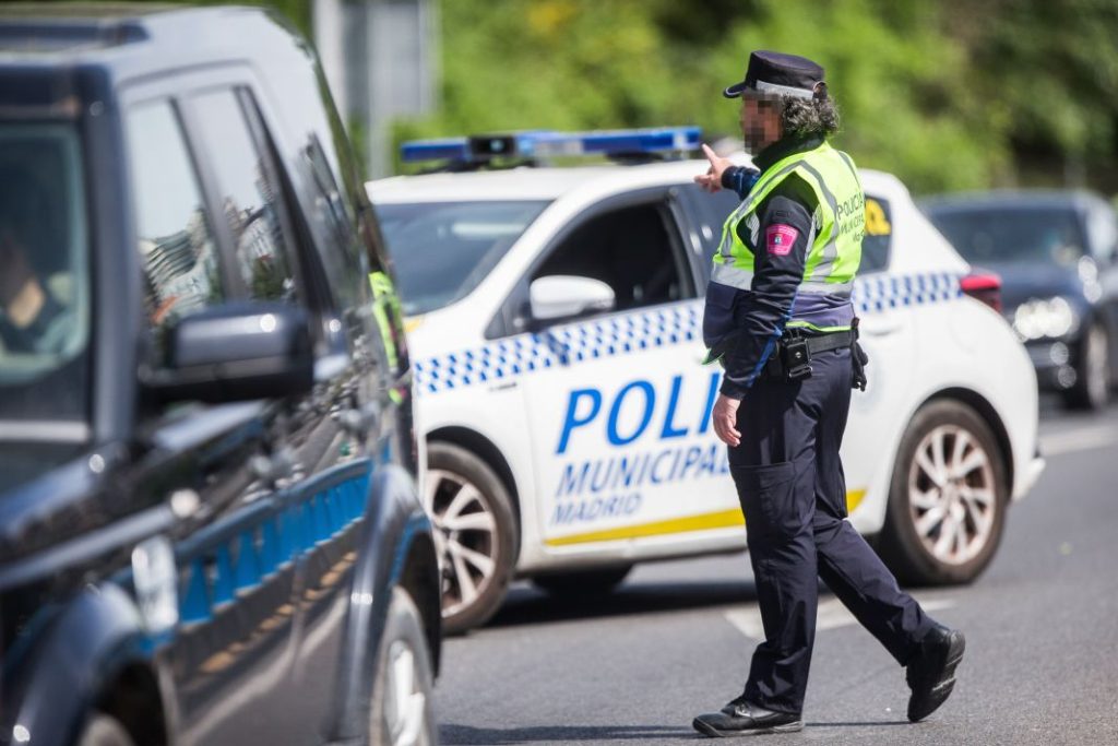 Fede (39), abogado: "Así es como puedes recurrir una multa de tráfico en 2026" 4 Motor16 policía municipal