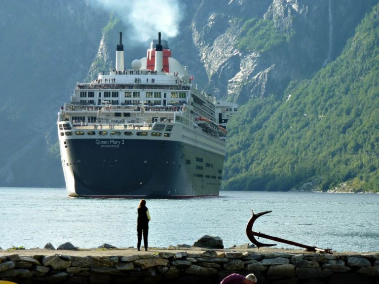 Esto es lo que contamina un crucero. Y en España no hay tantos coches para compararlo
