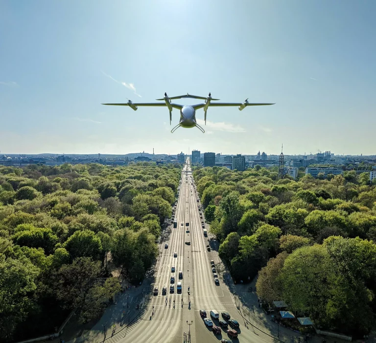 AutoFlight crea un dron eléctrico que lleva a seis ocupantes a 250 km de distancia