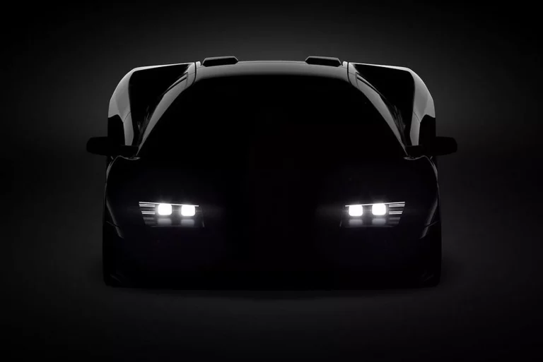 Eccentrica se va a marcar un Lamborghini Diablo restomod