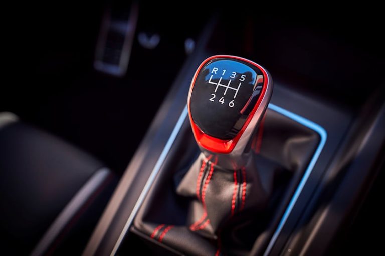¿Quieres un Volkswagen Golf GTI manual? Date prisa porque la Euro 7 se lo va a cargar