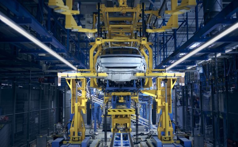 Ford inaugura en Colonia una fábrica para vehículos eléctricos