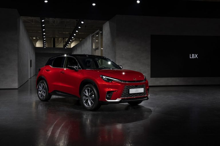El refinado mundo de los rivales del Lexus LBX