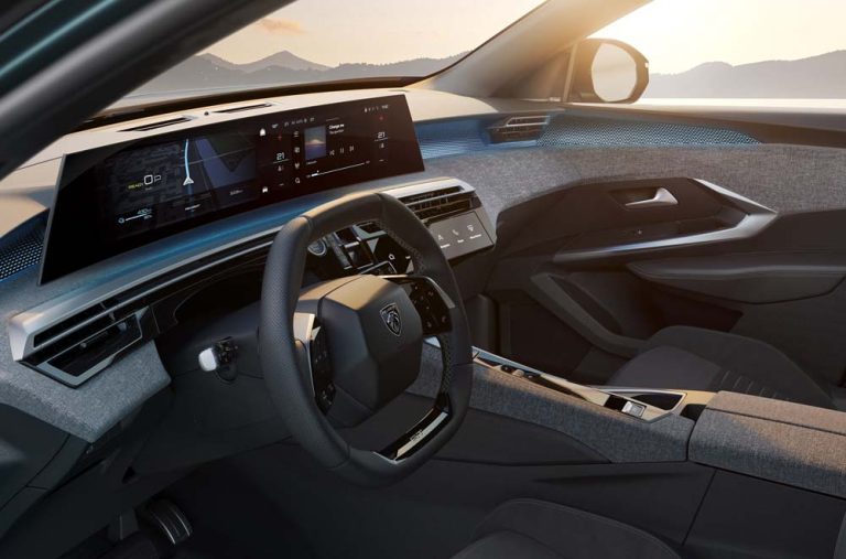 Así es el interior del nuevo Peugeot 3008, con un i-Cockpit panorámico