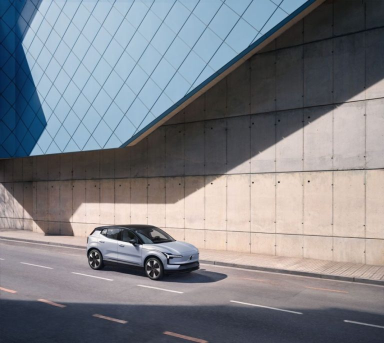 El Volvo EX30 acerca, por tamaño y precio, la movilidad eléctrica premium