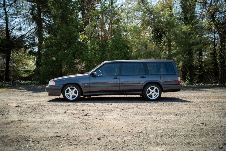 Este Volvo 960 ex Paul Newman con motor V8 de Corvette puede ser tuyo